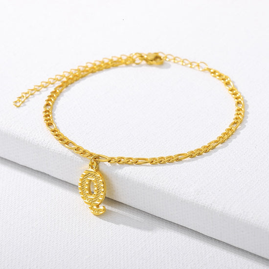 letter Q initial anklet gold - Amyris London