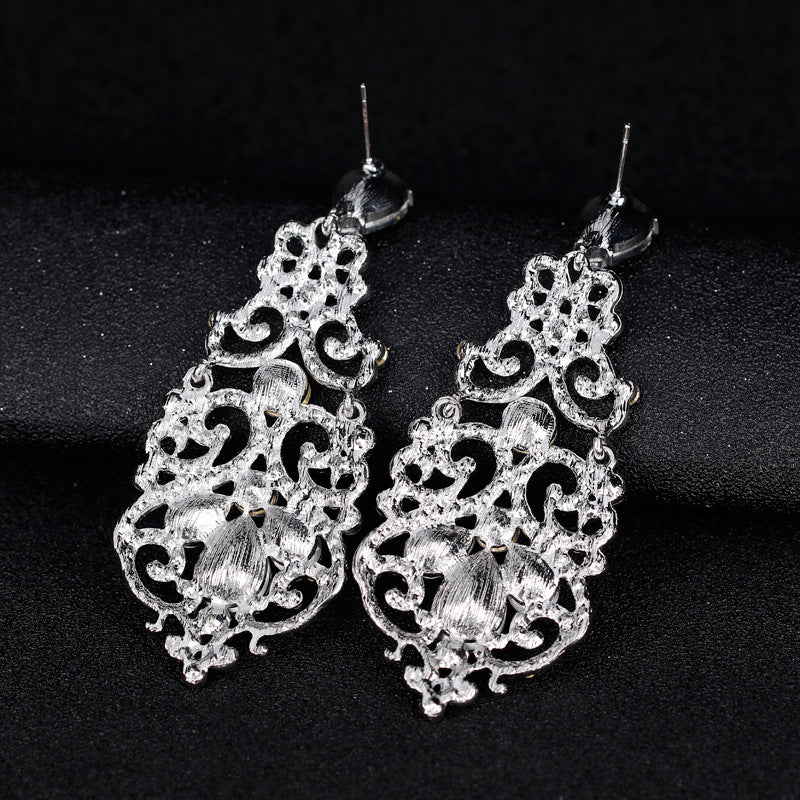 Diamond crystal chandelier earrings White - Amyris London 