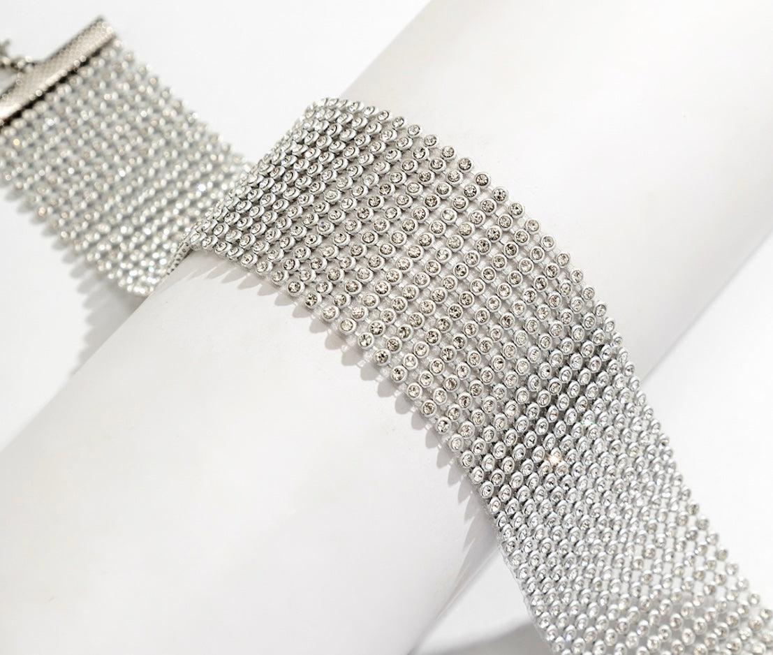 Multi-layered Wide Collar Row Choker