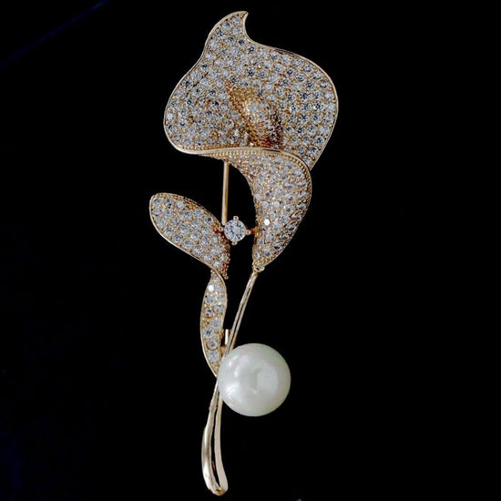 Diamante Calla Lilly Pearl Brooch - Amyris London