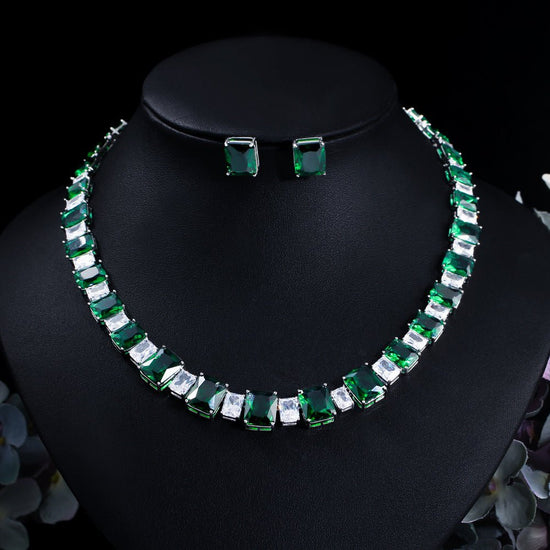 Emerald Necklace And Earrings Set - Amyris London