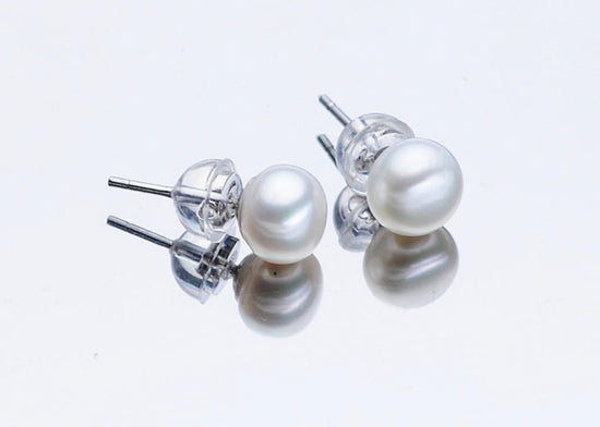 Pearl Necklace Bracelet Ear Studs Set - Amyris London