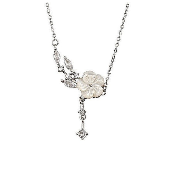 Pure Silver Flower Necklace - Amyris London