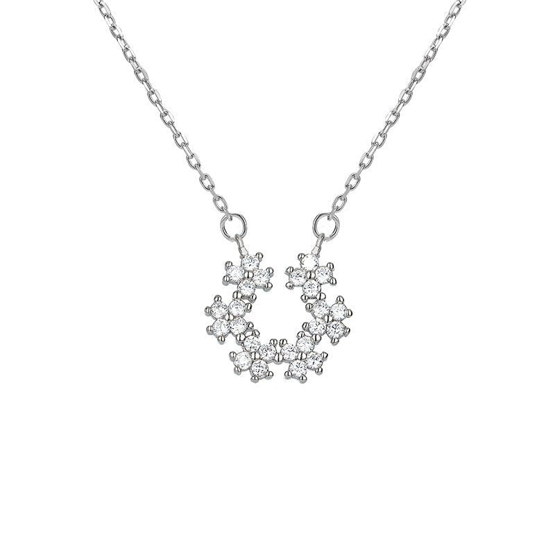 Sterling Silver Flower Pendant Necklace - Amyris London